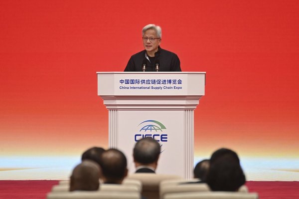 鼎泽配资 黄仁勋中文演讲